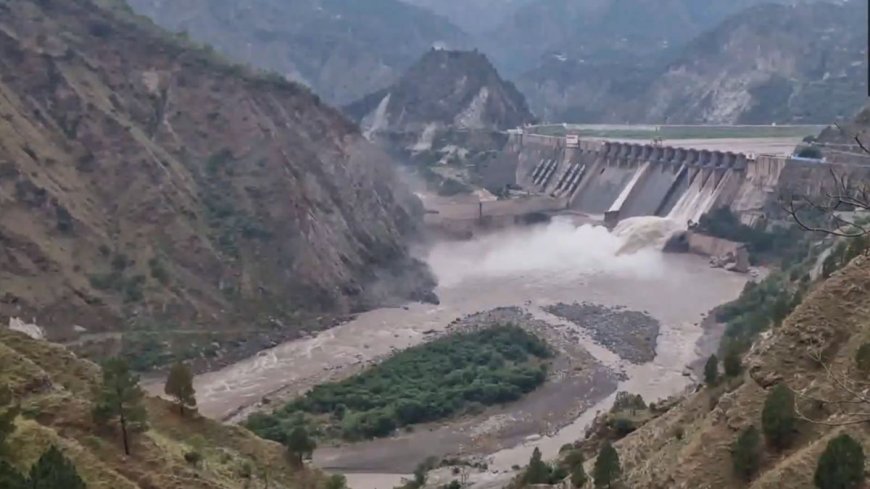बगलिहार और सलाल डैम के कई गेट खुले, चिनाब नदी से छोड़ा गया पानी; सामने आया Video