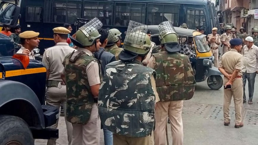 Udaipur Clash: उदयपुर में दो गुटों में झड़प, जमकर हुई तलवारबाजी और आगजनी, पूरा शहर छावनी में तब्दील