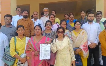 चंदौली में शिक्षकों की एकजुटता: सरकारी स्कूलों के मर्ज पर आक्रोश, ज्ञापन सौंपा