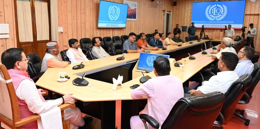 UTTARAKHAND:-मुख्यमंत्री पुष्कर धामी ने मुख्यमंत्री आवास में सुना प्रधानमंत्री नरेंद्र मोदी के ’मन की बात’कार्यक्रम का 123वां संस्करण