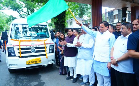 मुख्यमंत्री पुष्कर सिंह धामी ने उत्तराखंड परिवहन निगम के लिए 20 नई वातानुकूलित टैम्पो ट्रैवलर की शुरुआत की