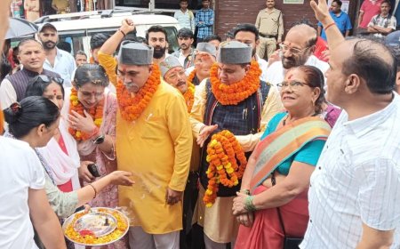 Dehradun: भाजपा प्रदेशाध्यक्ष महेंद्र भट्ट ने चकराता में पार्टी पदाधिकारियों के साथ की महत्वपूर्ण बैठक, रिकॉर्ड जीत का लक्ष्य रखा