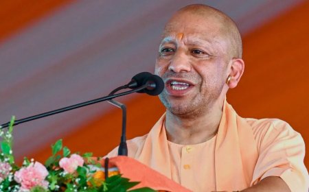 सीएम योगी का कांवड़ियों पर रुख: ‘उपद्रवी’ कहने वालों को दी कड़ी चेतावनी!