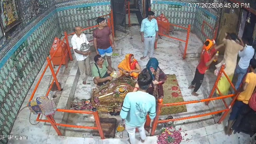 दलित के मंदिर में पूजा करने से नाराज पुजारी के बेटों ने दलित युवक को पीटा, सपा और कांग्रेस ने उछाला मामला