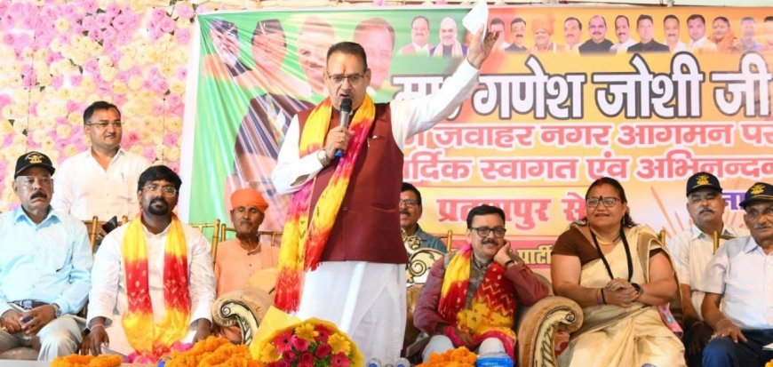 Panchayat chunav:-कैबिनेट मंत्री गणेश जोशी ने किच्छा में भाजपा प्रत्याशी इंजीनियर जितेंद्र गौतम के समर्थन में जनसभा को किया सम्बोधित,क्षेत्रवासियों से भाजपा प्रत्याशी को जिताने की अपील