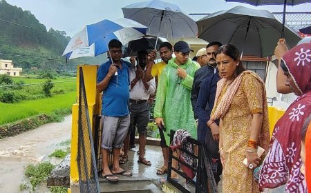 Uttarakhand Cloud Burst: रेखा आर्या ने सोमेश्वर में आपदाग्रस्त क्षेत्रों का निरीक्षण, अधिकारियों को तुरंत मदद करने का निर्देश