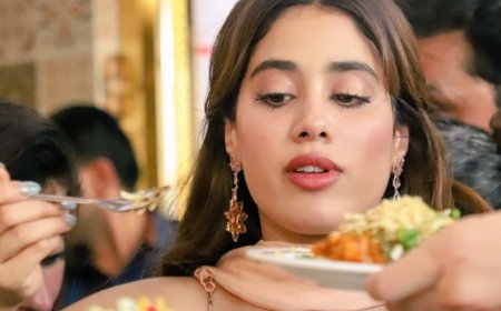 सिद्धार्थ मल्होत्रा और जाह्नवी कपूर का चाट सफर: लखनऊ में मचाया धमाल!