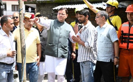 उत्तरकाशी: मुख्यमंत्री पुष्कर सिंह धामी ने स्यानाचट्टी में आपदा प्रभावित क्षेत्रों का संवेदनशील निरीक्षण किया