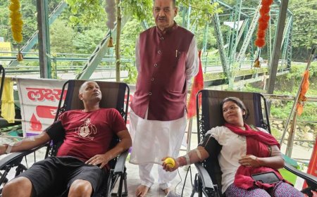 कैबिनेट मंत्री गणेश जोशी का रक्तदान शिविर में योगदान, युवाओं को किया प्रेरित