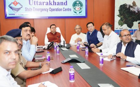 मुख्यमंत्री धामी ने राहत-बचाव कार्यों में घोषित की आपात स्थिति, हर संभव मदद का आश्वासन