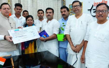 Dehradun: सत्संग संस्था ने CM धामी को दी ₹1 करोड़ की सहयोग राशि, आपदा राहत में आगे आई