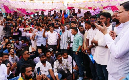 UKSSSC पेपर लीक मामला: युवाओं के बीच पहुंचे सीएम धामी, सीबीआई जांच की अधिसूचना