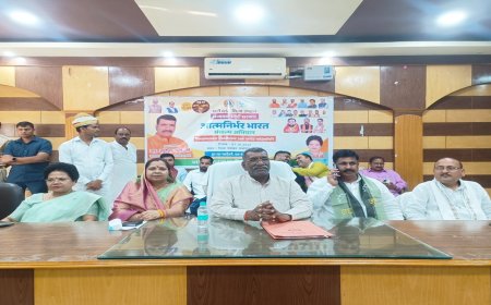 बाराबंकी में मंत्री सुरेश राही का बयान- भारत को फिर से बनाना है सोने की चिड़िया