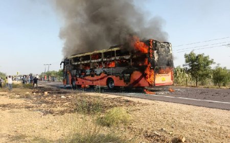 जैसलमेर में AC स्लीपर बस में लगी आग, 20 यात्री जिंदा जले, 15 लोग झुलसे