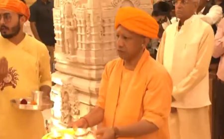 Ayodhya Deepotsav 2025: अयोध्या में भव्य दीपोत्सव की शुरूआत…सीएम योगी ने दीप जलाए, पूरे अयोध्या में  रौनक