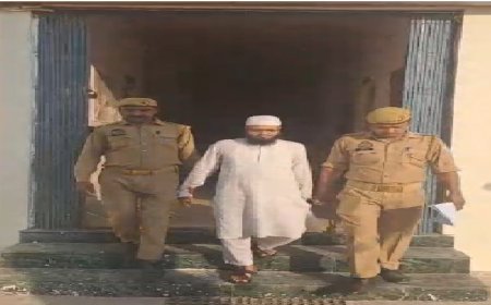 मुरादाबाद: मदरसा मामले में मुख्य आरोपी शाहजहां गिरफ्तार, एडमिशन के लिए वर्जिनिटी सर्टिफिकेट की थी डिमांड
