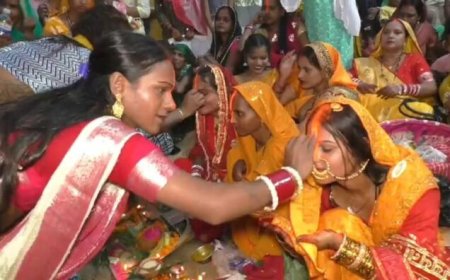 काशी में लोक आस्था के महापर्व पर उमड़ा आस्थावानों का जनसैलाब, मां गंगा के तट पर मनाया गया छठ का पर्व…