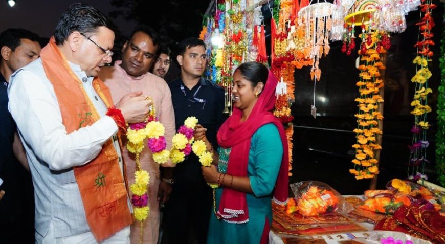 Diwali 2025:-मुख्यमंत्री पुष्कर धामी ने चकराता रोड स्थित स्थानीय दुकानों से की दीपावली की खरीदारी,स्वदेशी उत्पादों को बढ़ावा देने का दिया संदेश