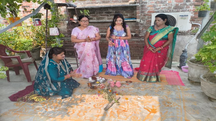 भाई दूज पर्व 2025 : बाराबंकी में उमंग और उल्लास से मना भाई दूज का पर्व, बहनों ने किया तिलक तो भाइयों ने दिया स्नेह का उपहार