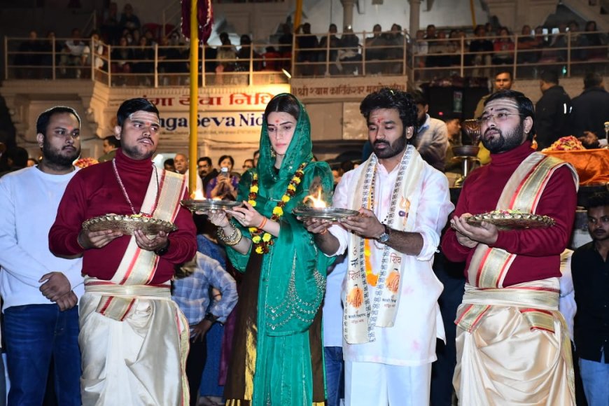 फिल्म “तेरे इश्क में” के प्रमोशन के लिए वाराणसी पहुंचे धनुष और कृति सेनन, बाबा श्री काशी विश्वनाथ और मां गंगा का लिया आशीर्वाद…