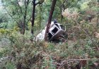 रुद्रप्रयाग में 250 मीटर गहरी खाई में गिरी बेकाबू कार, 3 की हुई मौत, रेस्क्यू ऑपरेशन में जान जोखिम में डाली गई
