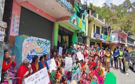 Nainital: मंगोली-बजून में शराब की दुकान का विरोध, महिलाओं का अनशन जारी - Netaa Nagari