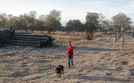 हल्द्वानी में 10वीं की छात्रा लापता: कपड़े खेत में मिलने से बढ़ी आशंका, डॉग स्क्वायड द्वारा सर्च ऑपरेशन जारी