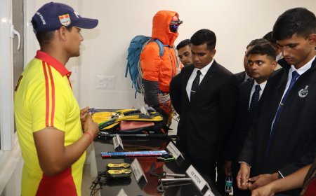 आपदा प्रबंधन की तैयारी: प्रशिक्षु आईपीएस अधिकारियों का SDRF मुख्यालय दौरा