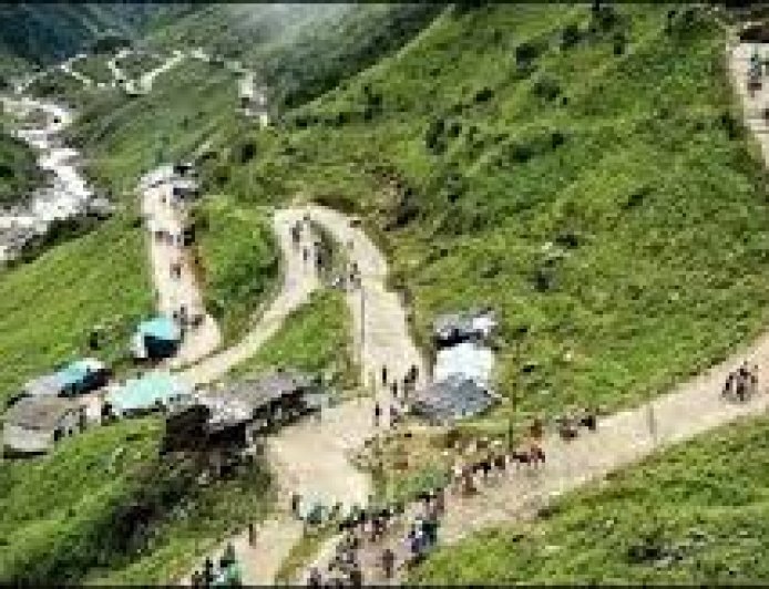 केदारनाथ धाम यात्रा मार्ग पर स्वास्थ्य सुरक्षा के लिए सुदृढ़ इंतजाम, 200 स्वास्थ्य कर्मी और 12 एंबुलेंस हमेशा तत्पर