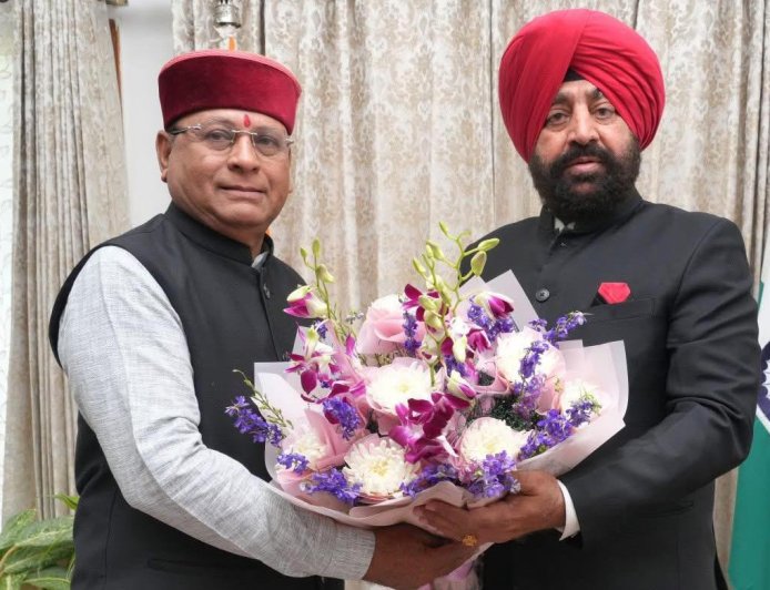 समाज कल्याण मंत्री खजान दास ने राज्यपाल गुरमीत सिंह से की महत्वपूर्ण मुलाकात