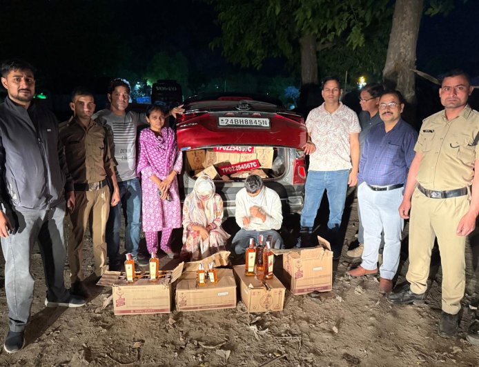 हरियाणा से लाई गई 45 पेटी शराब: तस्कर युवती और युवक गिरफ्तार