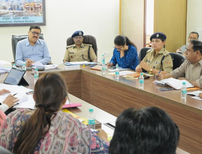 आयुक्त गढ़वाल पांडे ने की लैंड फ्रॉड मामलों को लेकर समीक्षा, 11 संबंधित मामलों और 51 शिकायतों  का निराकरण,5 मामलों में FIR दर्ज करने के निर्देश