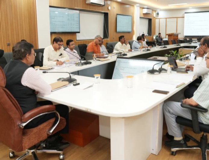 उत्तराखंड वन संसाधन प्रबंधन समिति की उच्चाधिकार समिति की बैठक, मुख्य सचिव श्री आनन्द बर्द्धन की अध्यक्षता में संपन्न