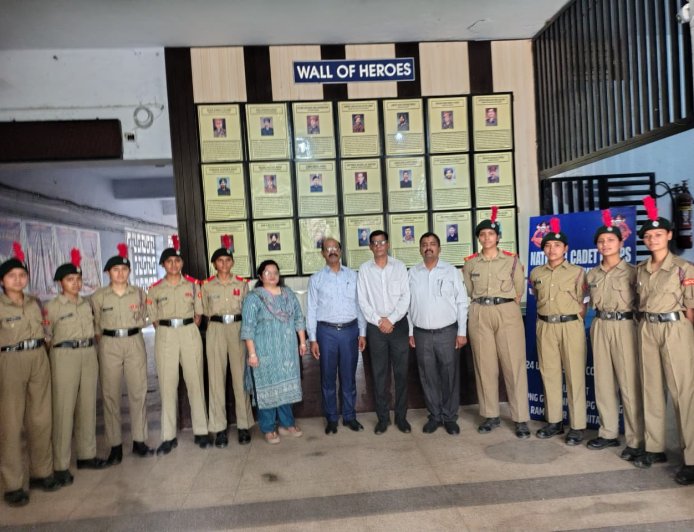 हर्षिता गोस्वामी को मिली सीनियर अन्डर ऑफिसर की जिम्मेदारी, रामनगर महाविद्यालय में धूमधाम से हुई रैंक सेरेमनी