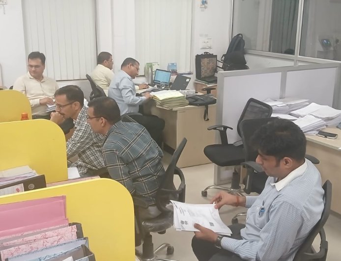 लकड़ी कारोबारियों पर बड़ी कार्रवाई, 5 करोड़ की कर चोरी का पता चला