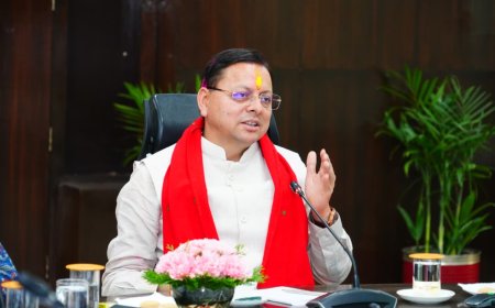 सीएम धामी ने अधिकारियों को दी फटकार: बिना तैयारी बैठक में आने पर मिली चेतावनी, 15 जून तक घोषणाओं के शासनादेश जारी करें