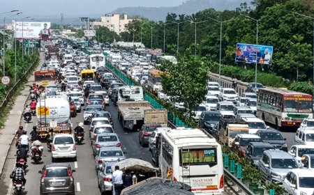देहरादून में 45,000 वाहनों की भारी भीड़, जाम से हालात गंभीर