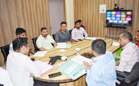 जिलाधिकारी ने ठोस अपशिष्ट प्रबंधन नियमों के प्रभावी क्रियान्वयन के लिए दिए आवश्यक दिशा निर्देश