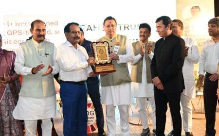 अल्मोडा: DM नैनीताल ललित मोहन रयाल को मिला सम्मान, राज्य स्तरीय एसडीजी एचीवर्स अवार्ड समारोह में
