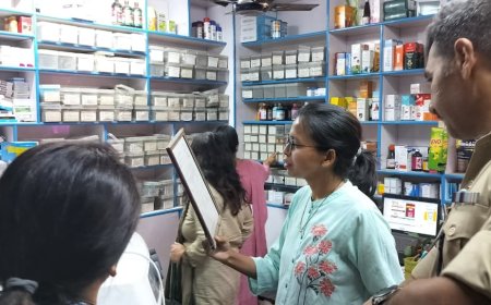 हल्द्वानी में प्रशासन का मेडिकल स्टोरों पर छापा; अनियमितताएं मिलने से रोक