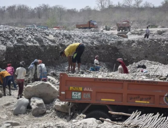 गौला नदी में खनन लक्ष्य बढ़ा, 2025-26 तक जारी रहेगा प्रस्तावित खनन