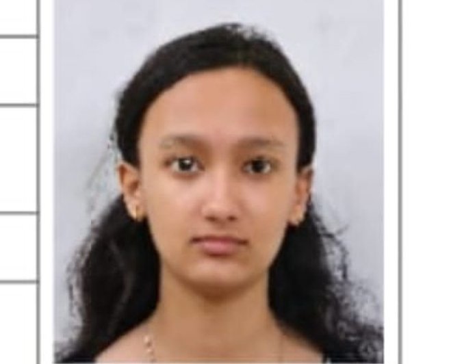 रुद्रपुर: रेनबो पब्लिक स्कूल की कनक पाण्डेय ने 12वीं विज्ञान में पाई 87 प्रतिशत अंक, परिवार और विद्यालय का नाम रोशन