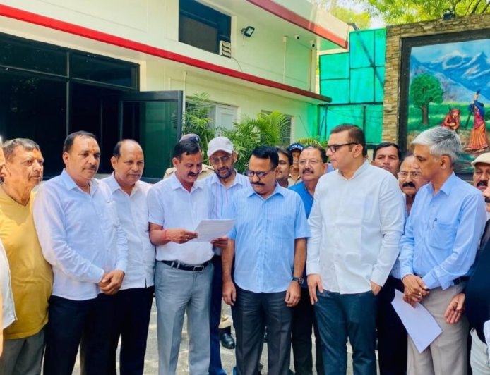 उत्तराखंड में वनाग्नि बढ़ने पर कांग्रेस ने प्रशासन को घेरा