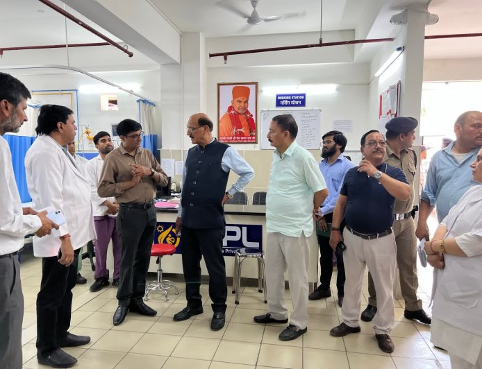 स्वास्थ्य मंत्री सुबोध उनियाल का हरिद्वार दौरा: अस्पताल में स्वच्छता के खराब हालात पर नाराजगी
