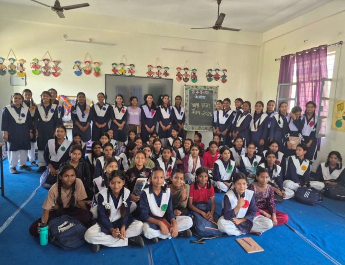 हल्द्वानी: चोरगलिया इंटर कॉलेज में शुरू हुआ भाषा समर कैंप, छात्राओं ने सीखी साइन लैंग्वेज