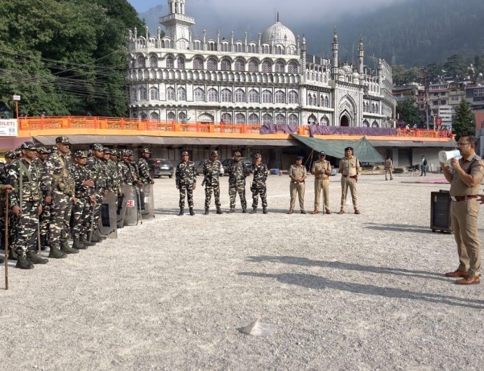 बकरीद के अवसर पर सुरक्षा इंतजाम: एसएसपी मंजूनाथ टी०सी० का सख्त रुख, लापरवाही पर चेतावनी