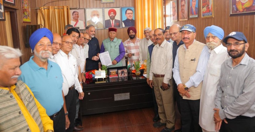 उत्तराखंड के कैबिनेट मंत्री खजानदास से वरिष्ठ नागरिकों का संगठन मिला, समाधान का किया आश्वासन