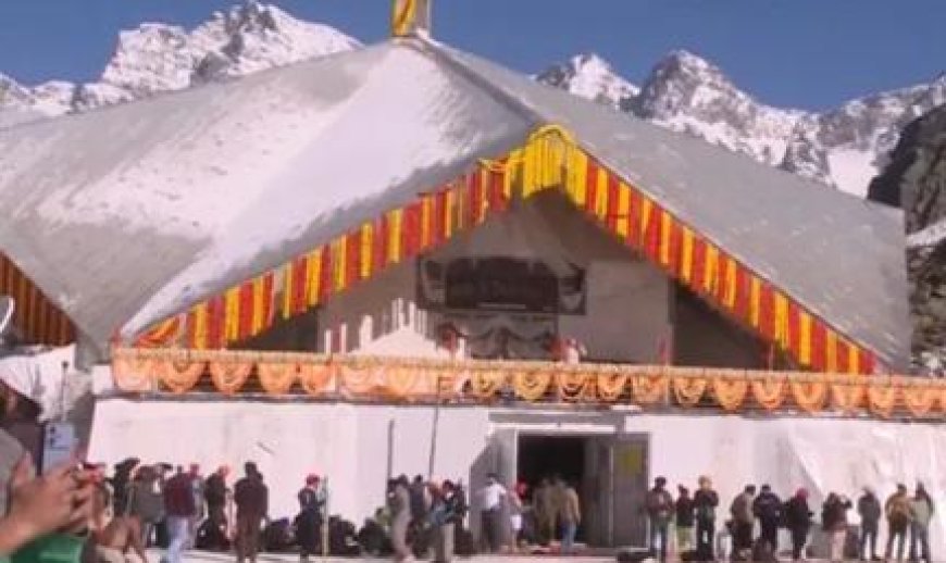 हेमकुंड साहिब के कपाट खुलने पर 5 हजार से अधिक श्रद्धालुओं ने किया मत्था - Netaa Nagari