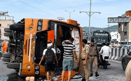 हरिद्वार में राजस्थान के श्रद्धालुओं की बस पलटी, एक महिला की मौत, 16 लोग घायल