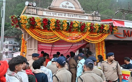 जय बाबा नीम करौली: कैंची धाम में कपाट खुलते ही श्रद्धालुओं की भारी भीड़, नैनीताल पुलिस की चाक-चौबंद सुरक्षा।